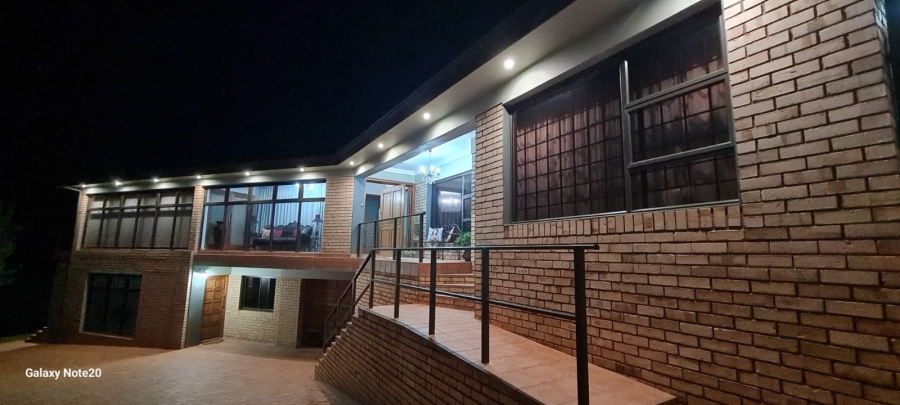 5 Bedroom Property for Sale in Wavecrest Eastern Cape